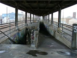 S_BSP-westplatformlookingwest09.JPG